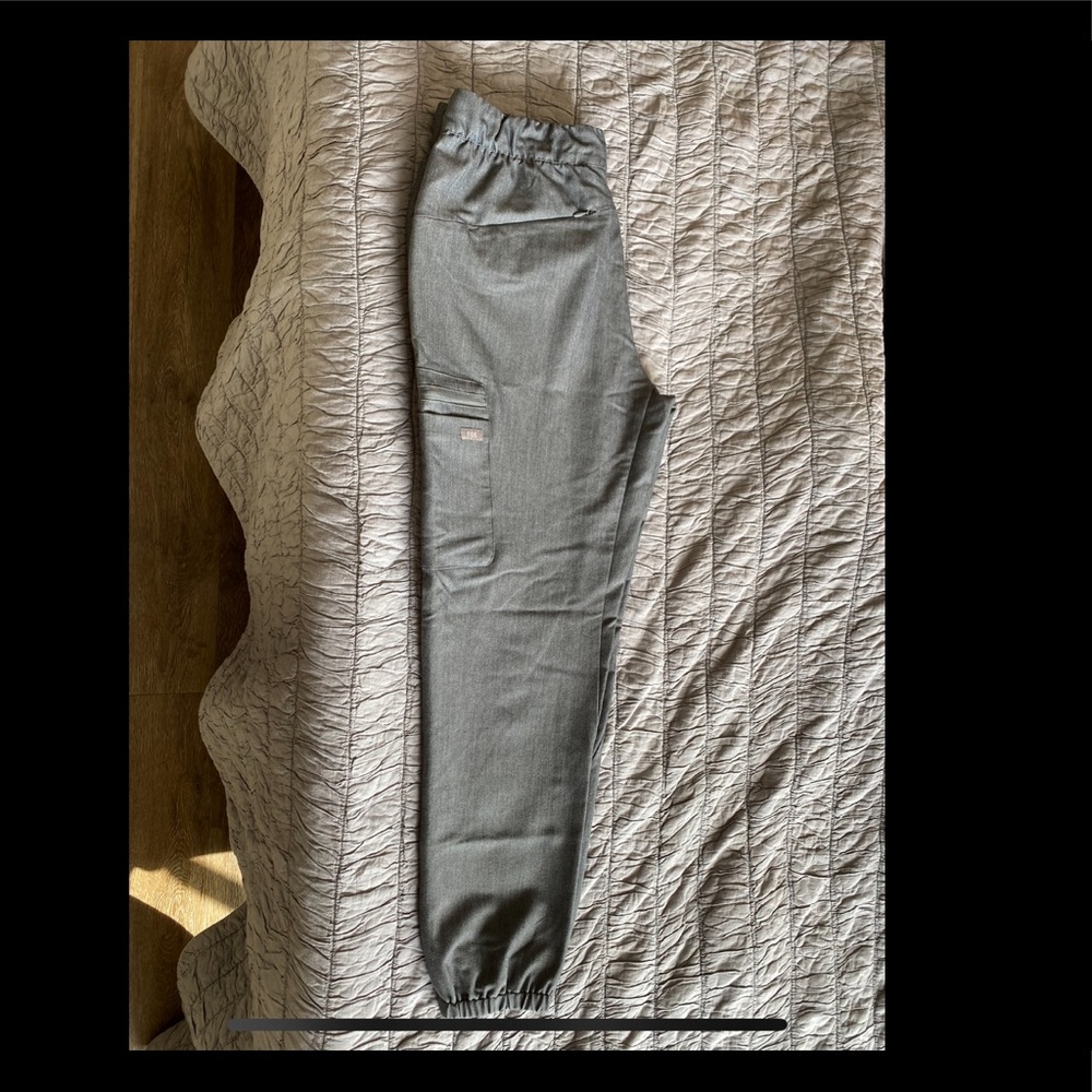 Figs graphite Lima scrub pants (scrubs) medium